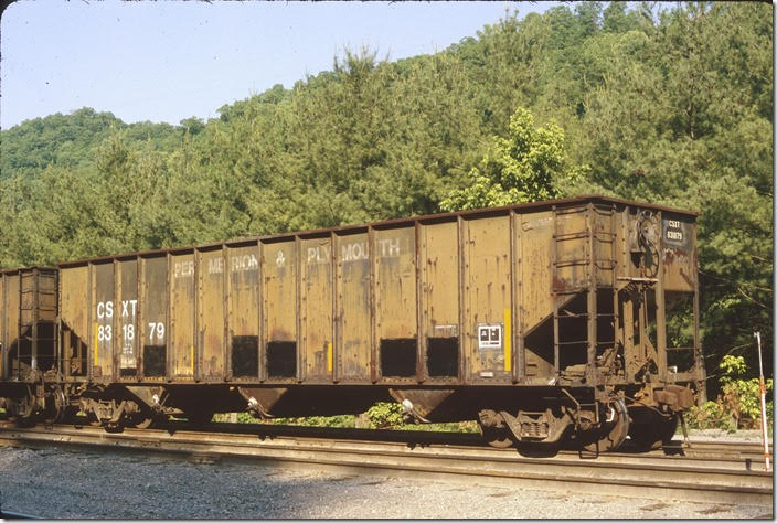 CSX hopper 831879 Coal Run KY. 05-29-2006. Blt N&W Roanoke 05-1979, ex-C&O 191846 nee-UMP series 6000-6599.