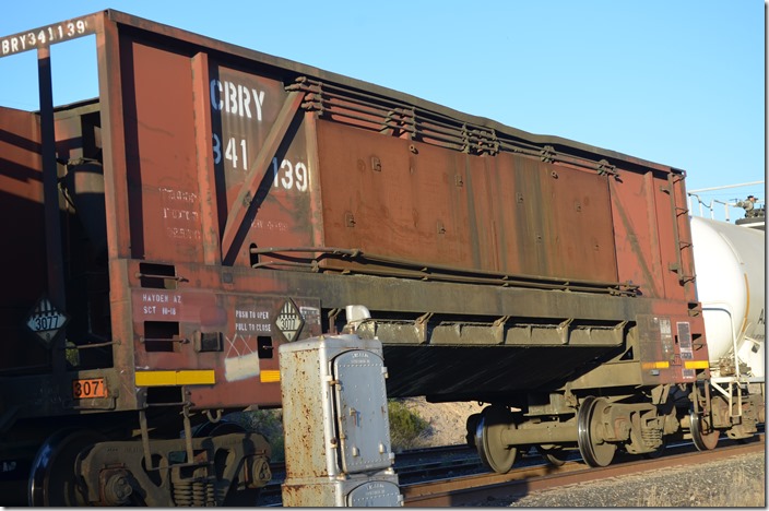 CBRY gon 341139 appears to have been built in 1969. The placard “3077” signifies low grade radioactive solids. Ray Jct AZ