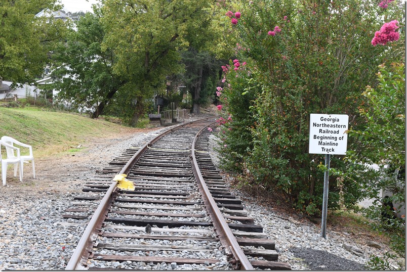 This derail prevents an incursion of one railroad onto the other. TVR. Georgia Northeastern RR. Copperhill TN.