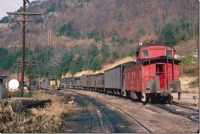 Santa Fe style cab 1062. View 2.