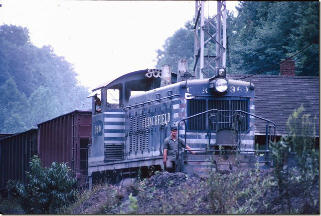 CRR 360 pulls cars over the scales at Dante yard office.