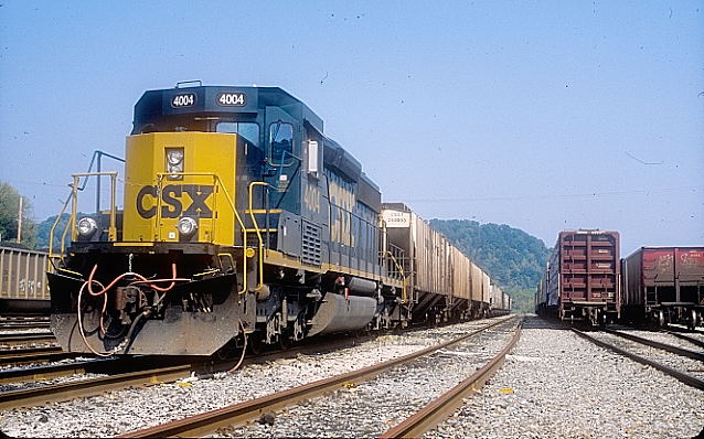 New CSX re-built 'SD40-3' 4004. View 4.