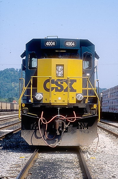 New CSX re-built 'SD40-3' 4004. View 5.