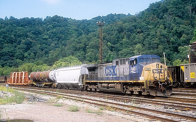 CSX AC44 leads idler car.