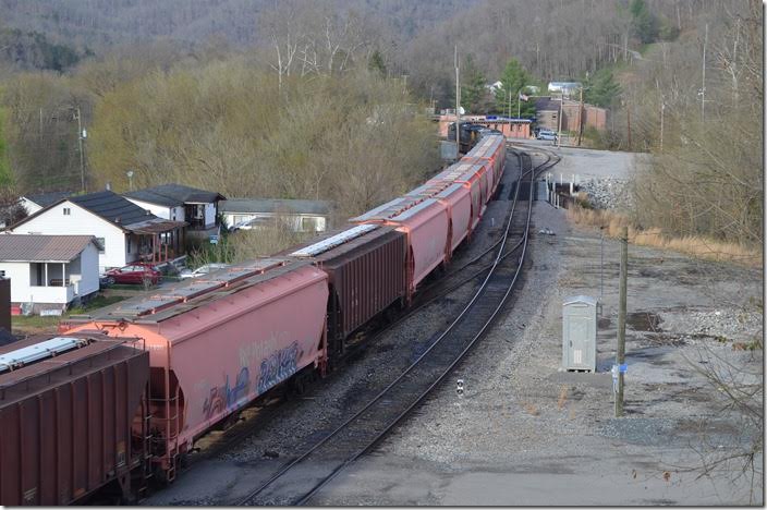 The depot (a converted house) sat in the vacant area on the right. CSX 979-7772-7718. View 3. Shelby KY.