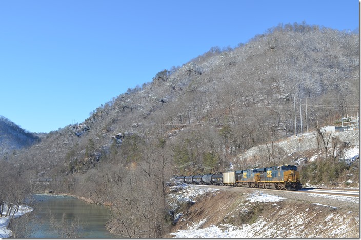 K706 with CSX 878-5354 is not far behind. CSX Elkhorn Yard KY.