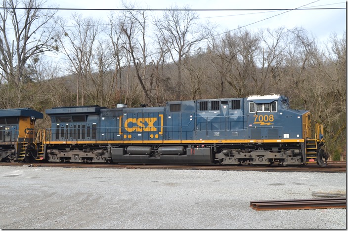 CSX 7008 CM44AC. View 2. Shelby KY.