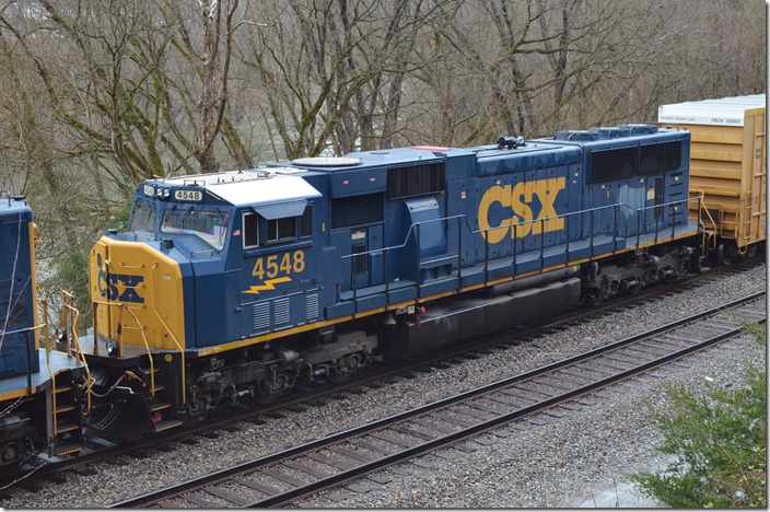 CSX 4548. FO Cabin KY.