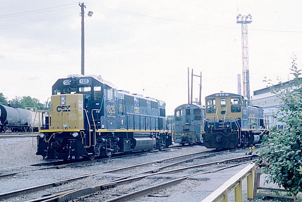 CSX 3GS21B-DE "Genset" 1325 and MP15AC 1132 at S. Charleston yard. 