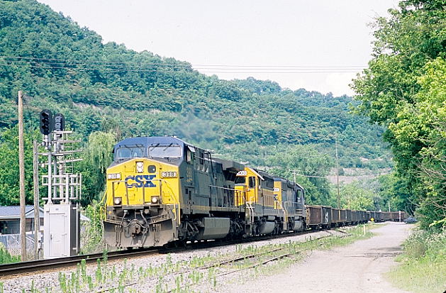 CSX 398-HLCX 7903-CSX 8090 on w/b X901-09 at Betsy Layne, Ky.