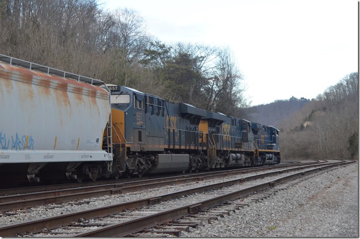 CSX 7004-5360-957. View 2. Ivel KY.