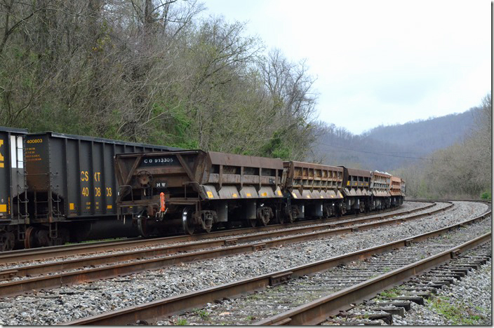 C&O air-dump 913305 brings up the rear. CSX 4536. Ivel KY.