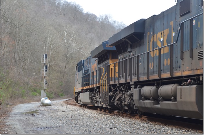 CSX 3382. FO Cabin KY.