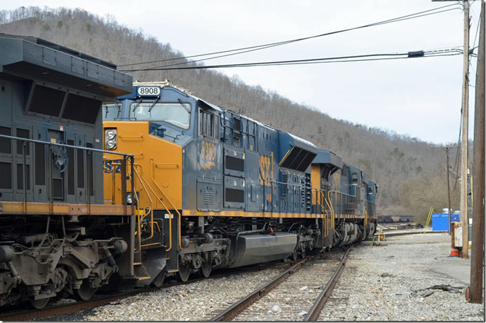 CSX 8908 SD70ACe-T4. View 3. Shelby KY.