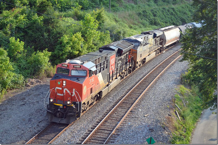 Arriving Shelby on the switching lead. CN 3150-CSX 5263. Shelby KY.