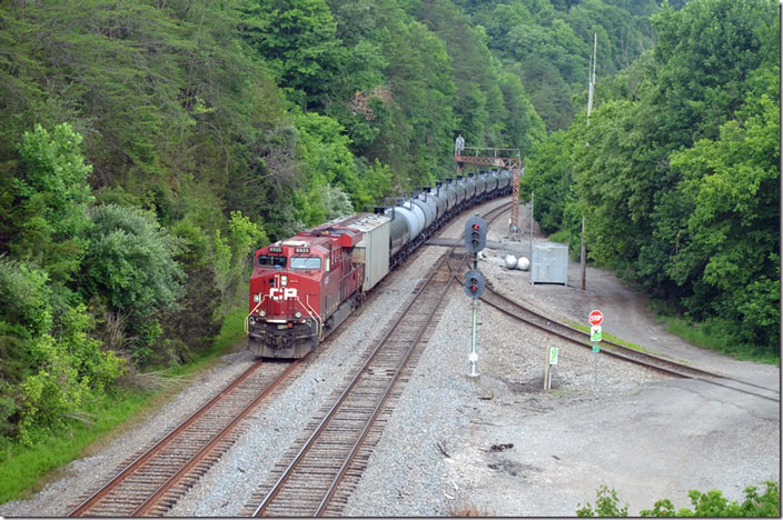 A farewell shot at Coal Run Junction. CP 8925. 06-17-2022.