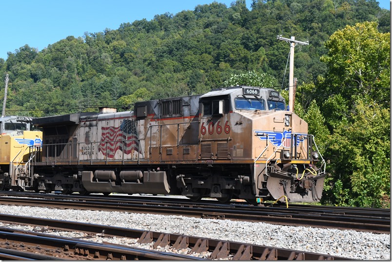 UP AC4400CW 6066 has had a rough life. Shelby KY.