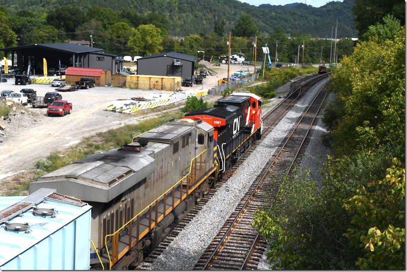 CN 2763 is an ex-CREX ES44AC. We will see these units again on their return trip north. 09-13-2024. Coal Run Jct.
