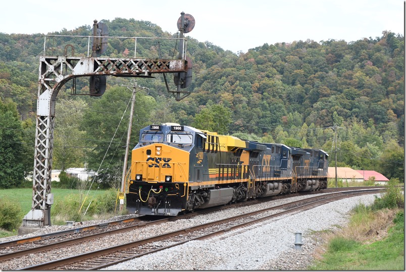 R280 heads east on No. 1 at EM Cabin. CSX 7233-7384-1900.