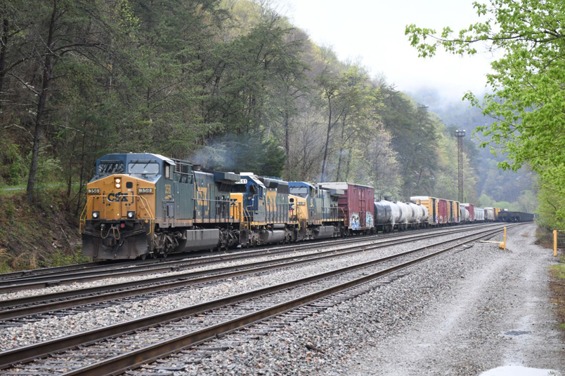 L201-10 has 15 loads and 17 empties and is ready to depart Shelby on 04-11-2025.