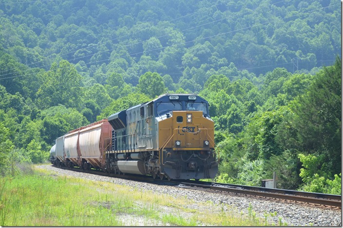 I confess; I got the car count from the defect detector around the curve between Betsy Layne and Tram. CSX 8901 DPU SD70ACe-T4. Betsy Layne KY.