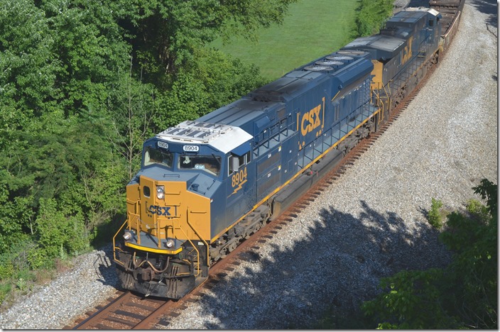 CSX 8904. Bays Branch KY.