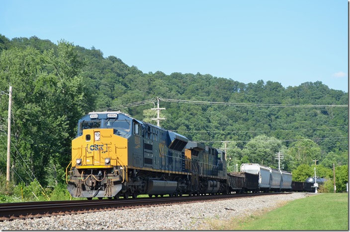 CSX 8904-564. West Van Lear KY.