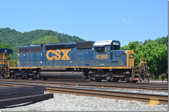 CSX 8388 “SD40-2” is ex-C&O SD40 7529 built by EMD 03-1971. Shelby KY on 06-20-2020.