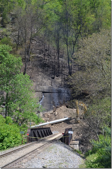 This shot shows the east end of the tunnel at Douglas (easy to get to). That big pipe is some kind of ventilation system that also filters out particulates. I didn’t go any closer, as there were several people standing around. 