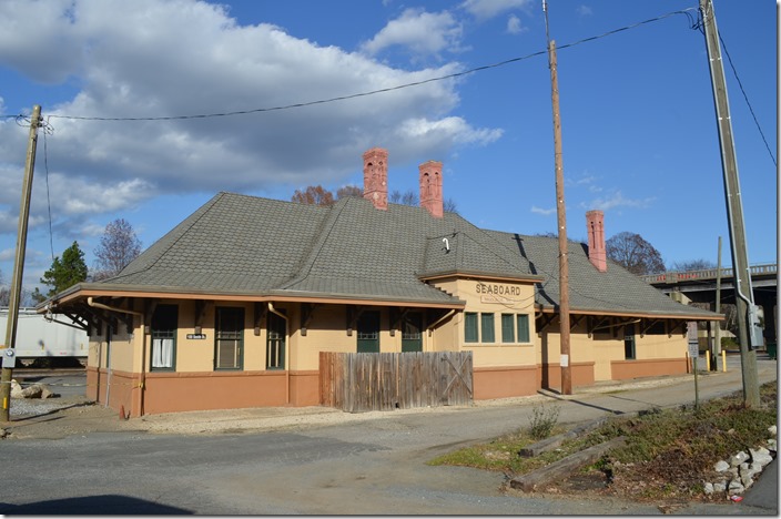 CSX yard office at Monroe NC. CSX ex-SAL depot. Monday 12-07-2015.