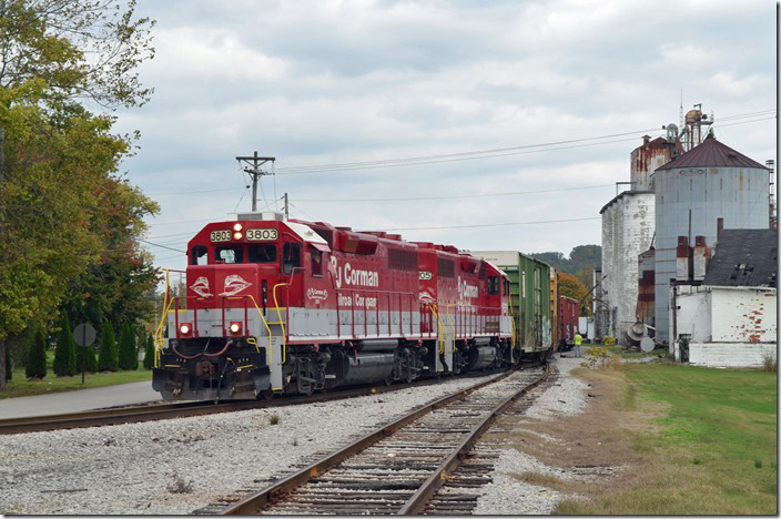 In the foreground is the line on south to Guthrie, Clarksville and Cumberland. RJC 3803-3805 is using the Logan Branch. Russellville KY.