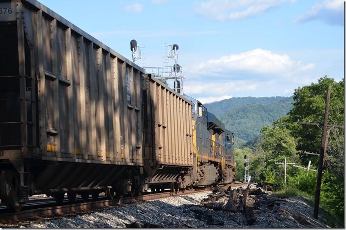 Clear signal at the east end of Meadow Creek. CSX 912. View 2.