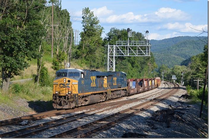 L135-31 rolls by at 6:01 PM. CSX 5403-7302. Meadow Creek.