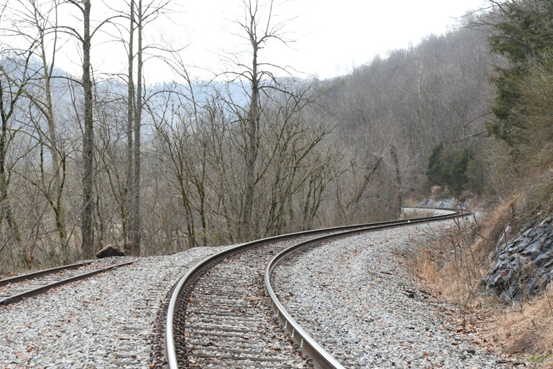 Looking east on the Coal Run SD with the end of the mine siding tail track on the left.
