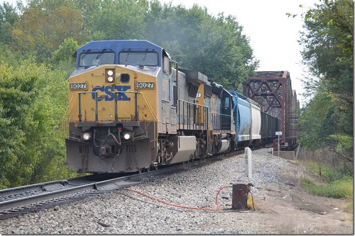 CSX 9027-8037 freight train Q592-19 bearing down on the “greaser.” Up close. View 2.