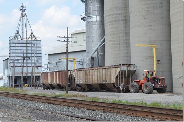 Spotting covered hoppers for loading at Prospect.