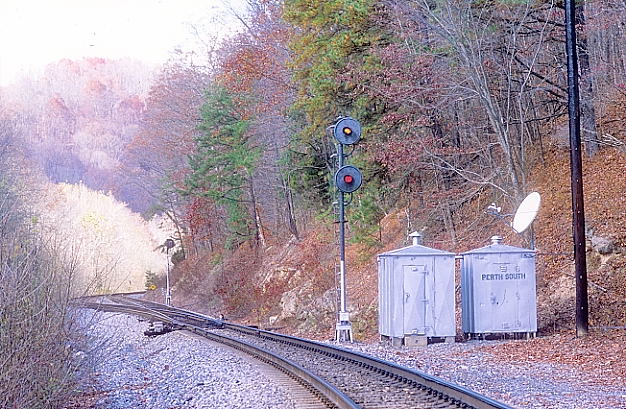 Perth. Approach signal for a northbound. The north end of Perth is at Livingston. 