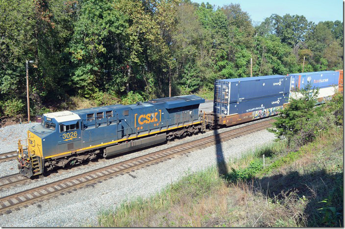CSX 3026 Q016 follows to Hagerstown with plenty of Schneider and Hunt containers for the Chambersburg PA intermodal terminal out on the old WM toward Lurgan. NS evidently took up the former Reading down to Lurgan. NS uses the old PRR Cumberland Valley line. Mexico MD.