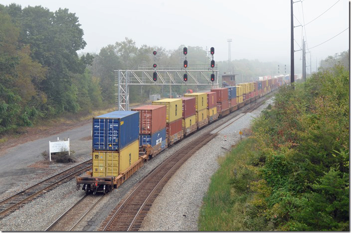 We headed to the east end of the yard at Mexico Tower. CSX 3182 was rolling in with e/b intermodal L135. Mexico MD.