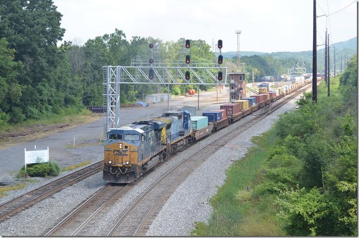 Q130-28 (Chicago-Driver, VA) with CSX 5361-7339 departs eastbound behind P030. Mexico MD.