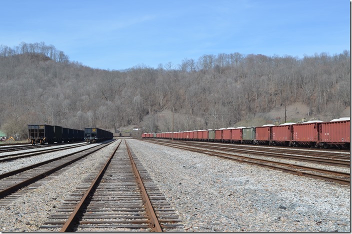 CSX K786-12 Loyall with scrubber stone.