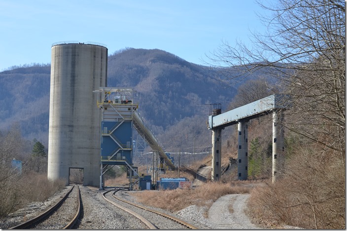 Resource Development Lynch 3 load raw coal. View 2.