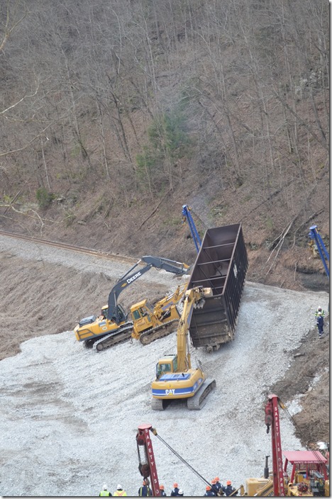 Gently. View 5. CSX derailment. Draffin KY.