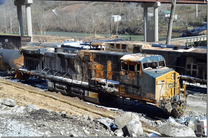 CSX 168. CSX derailment. Draffin KY.