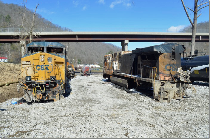 CSX 168 and 571. CSX derailment. Draffin KY.