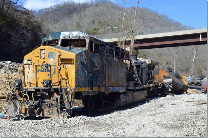 CSX 168. CSX derailment. Draffin KY.