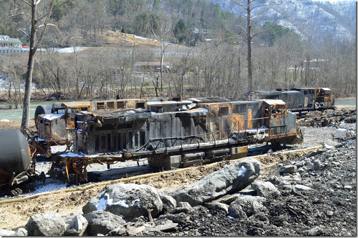 CSX 168, 571 and 384. CSX derailment. Draffin KY.