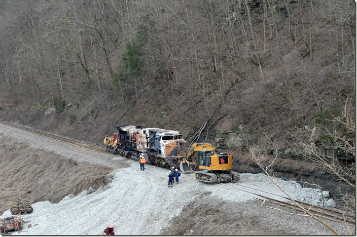 CSX derailment. CSX 571. View 2. Draffin KY.