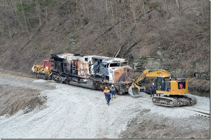 CSX derailment. CSX 571. View 3. Draffin KY.