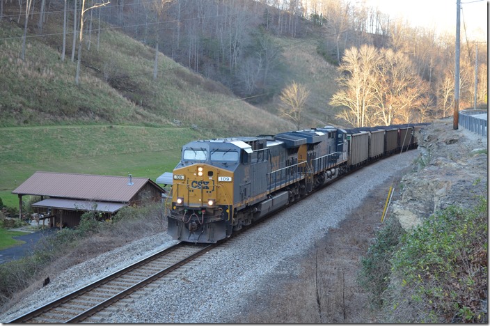 The Jackson pusher was ready to back out of the siding and get on the rear of N547 with practiced efficiency. That late in the day, there wasn’t a lot of choices for photo locations. N547 grinds up the 3.5-mile Elkatawa (elk-a-toy) Hill on well maintained track on concrete ties. CSX 109-3177 Yeadon.